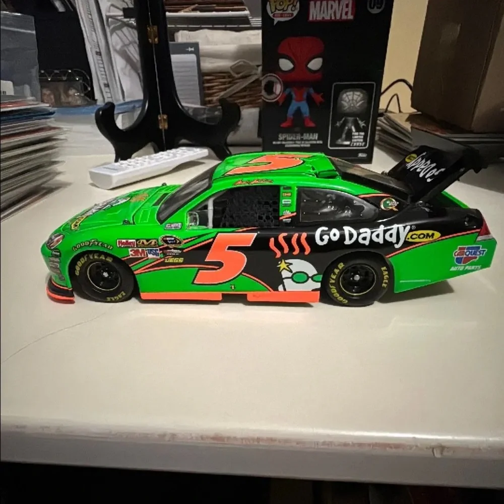 Action Racing Collectable - Picture 2 of 4